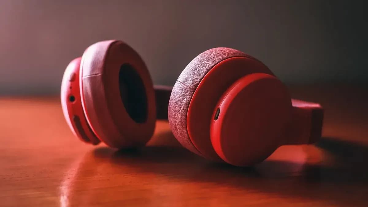 从 Nothing Headphone (1) 看头戴耳机的实体操控设计